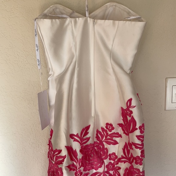 NWT Ellie Wide White with Pink Flowers - Picture 11 of 12